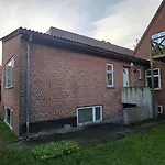Centrally Located Townhouse In Quiet Surroundings Semesterbostad