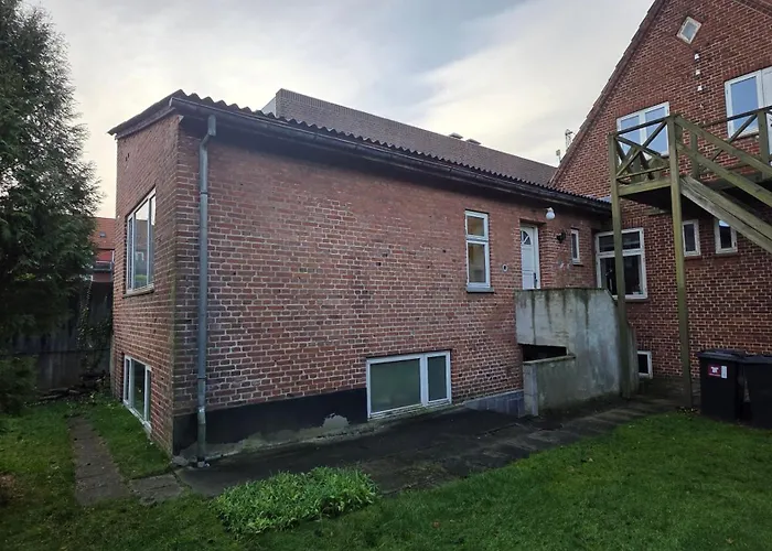 Centrally Located Townhouse In Quiet Surroundings Сasa de vacaciones